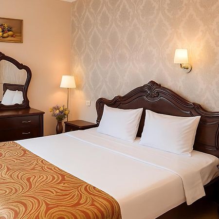Your Getaway Home Yerevan Bagian luar foto