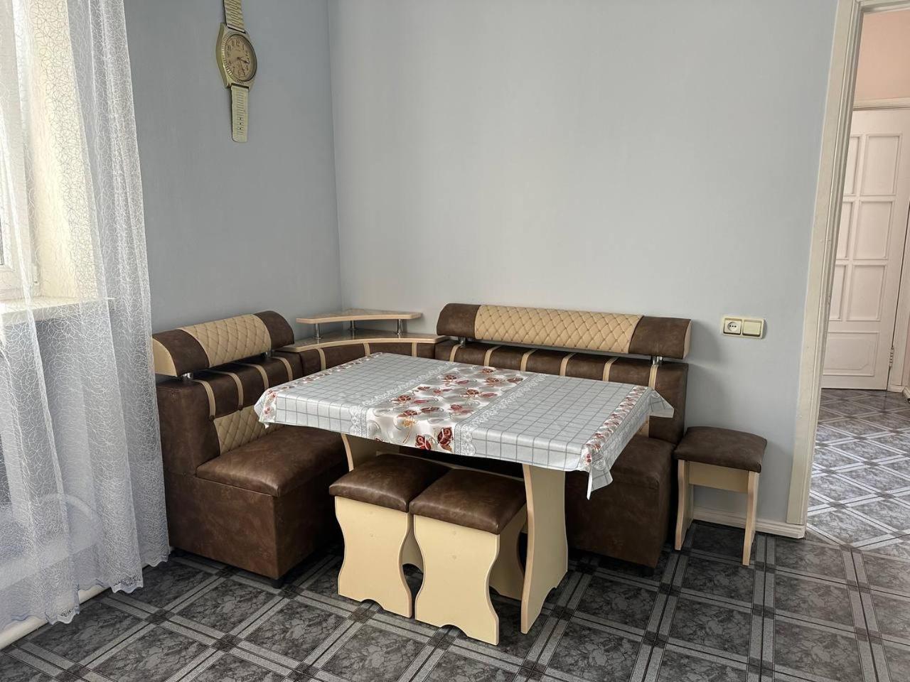 Your Getaway Home Yerevan Bagian luar foto