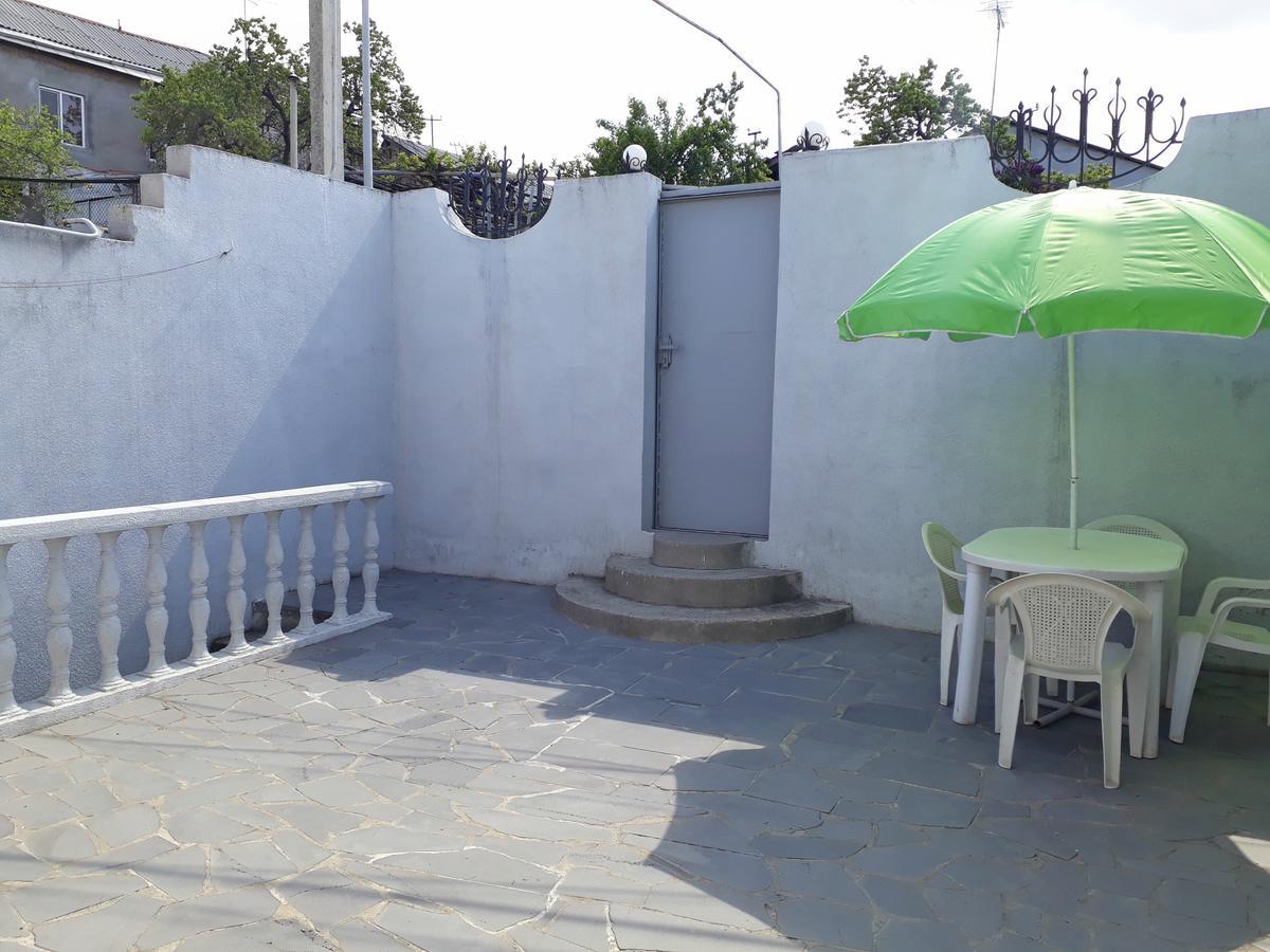 Your Getaway Home Yerevan Bagian luar foto